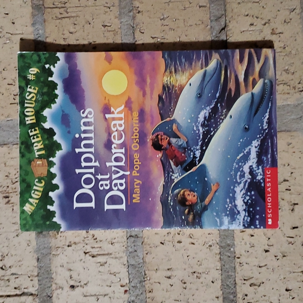 Magic Tree House # 9 - Dolphins at Daybreak by Mary Pope Osborne